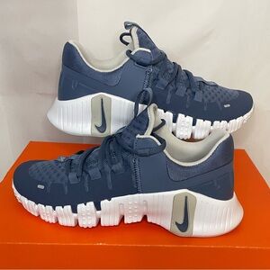 Nike Free Metcon 5  Women’s Blue Athletic Shoes size 6.5
